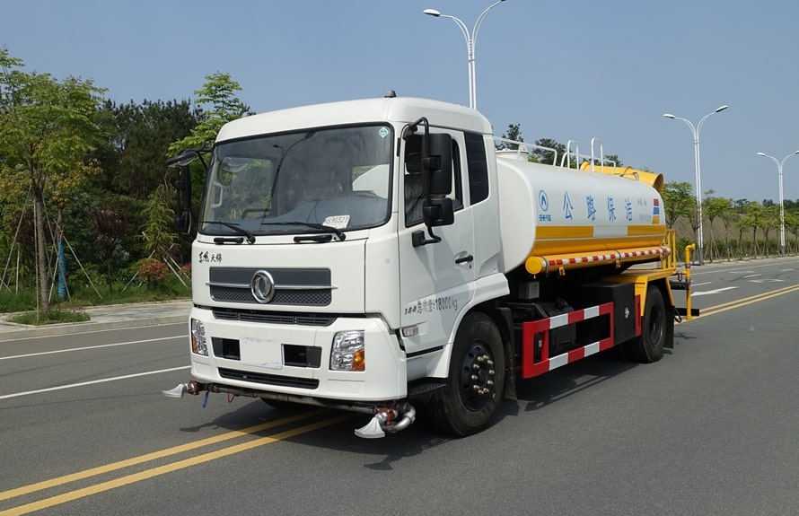 東風(fēng)天錦30米霧炮車