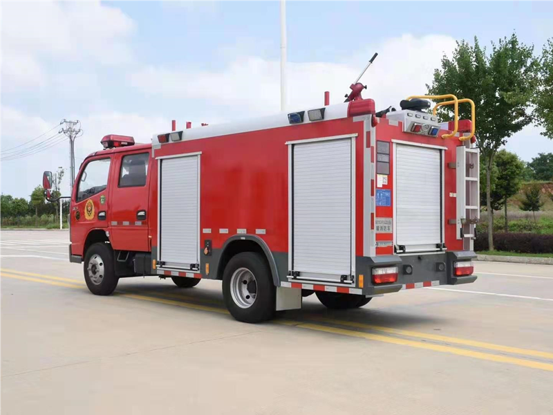 洗掃車價錢廣東廣州珠海藍(lán)牌凱馬壓縮垃圾車報價掃路車的價格